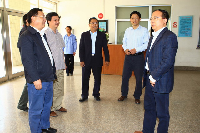 2011�?月浙江财经学院党委书记韩翼祥�?��到实验教学中心�?�?jpg